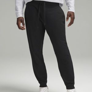 EUC men’s black lululemon city sweat jogger size XS